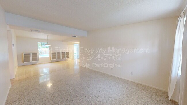 Building Photo - 1302 20th Ave N