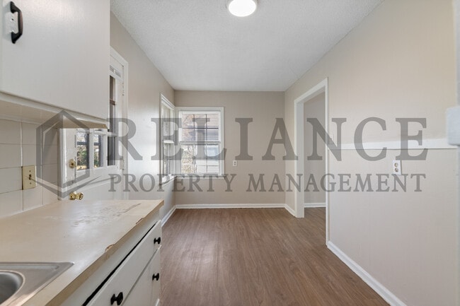 Building Photo - 2640 E Grail St