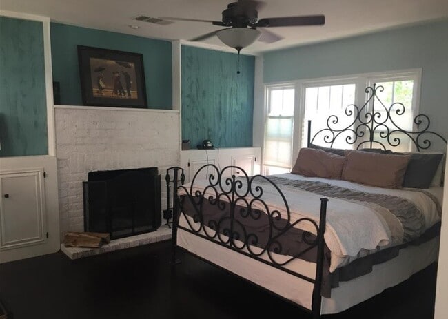 Building Photo - 3817 Cherry Ave