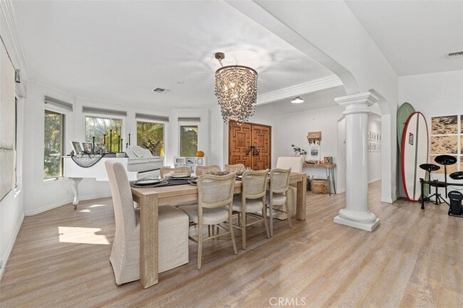 Building Photo - 600 Cliff Dr