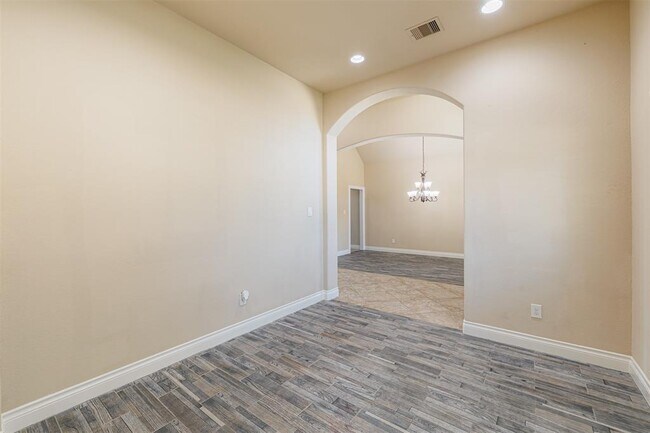 Building Photo - 23403 Clark Arbor Ln