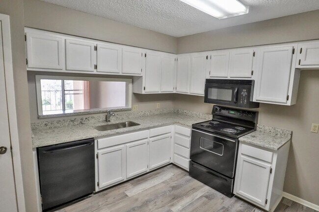 Building Photo - 2255 Thousand Oaks Dr