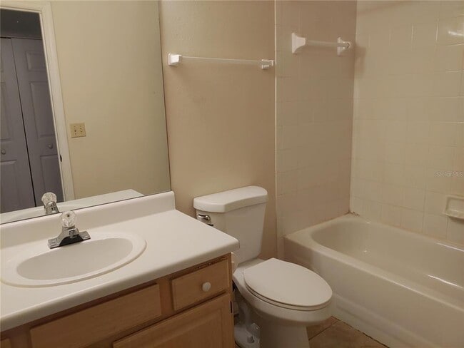 Building Photo - 1969 Summer Club Dr