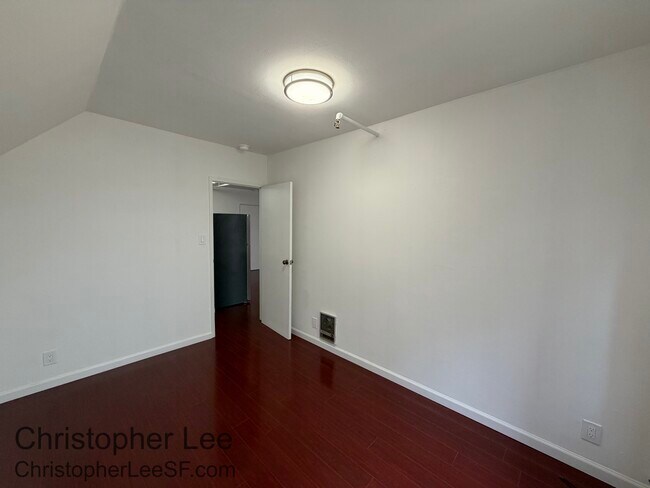 Building Photo - 512 Judah St