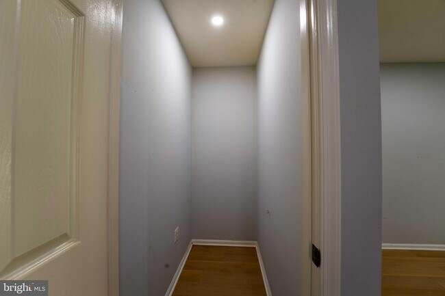 Building Photo - 18246 Fox Chase Cir