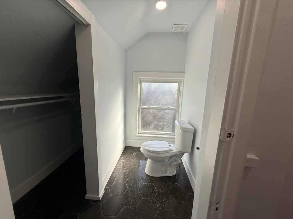 Building Photo - 1367 Burdette Ave