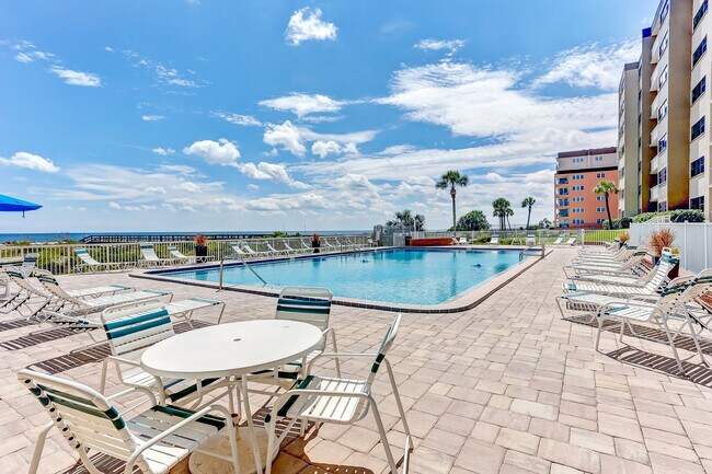 Building Photo - 3215 Jimmy Buffett Mem Hwy