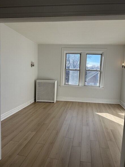 Living Room - 319 Bloomfield Ave