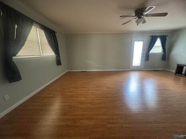 Building Photo - 1113 Humes Ave NE