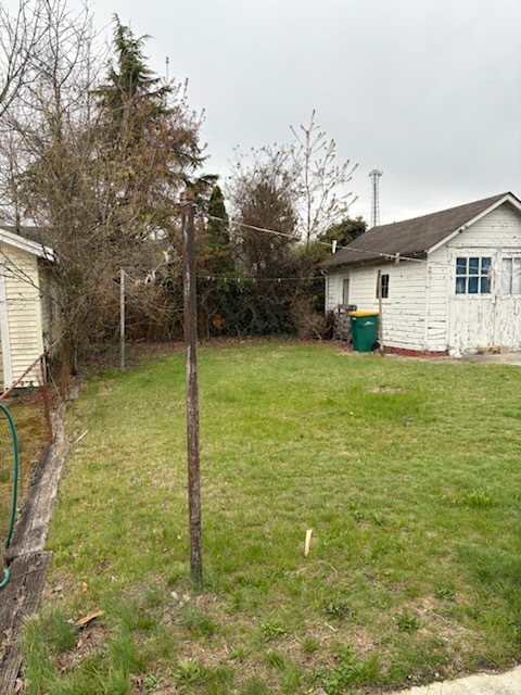 Building Photo - 1346 W North St