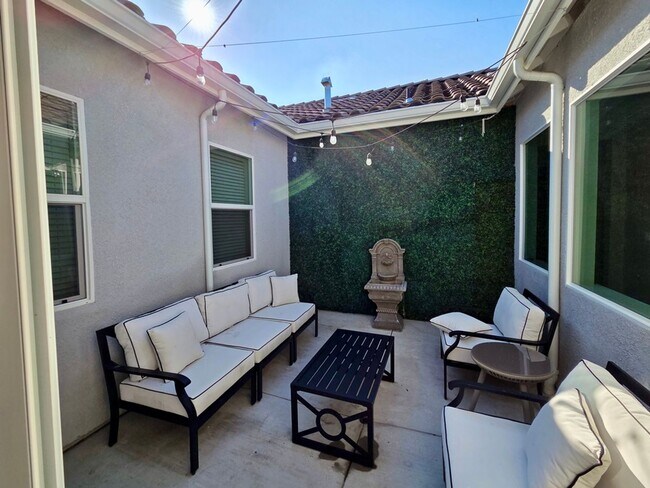 Building Photo - $2,750 Shaw & Locan, 4 Bedroom House - Twa...