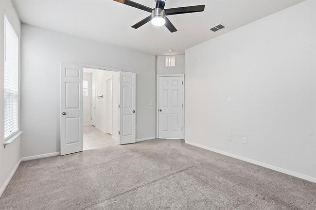 Building Photo - 10221 Forest Grove Dr