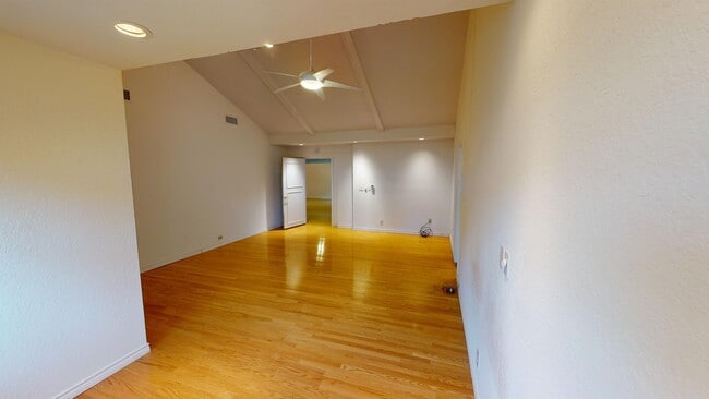 Building Photo - 802 N Juniper St