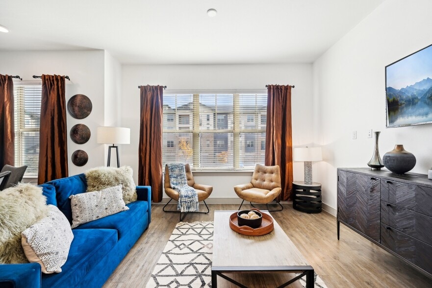 Primary Photo - The Village at Rayzor Ranch