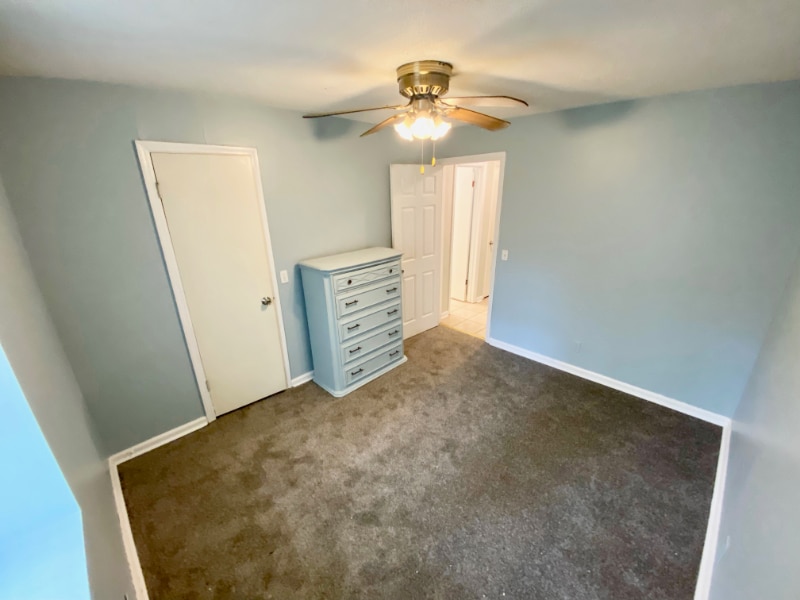 Building Photo - 3815 Parklane Dr