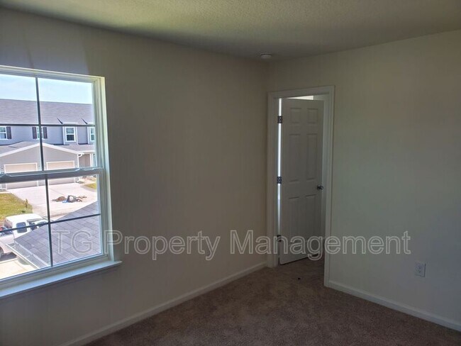 Building Photo - 26 Great Star Ct