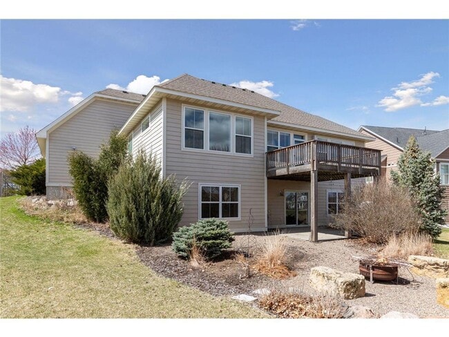 Building Photo - 16588 E Lake Dr