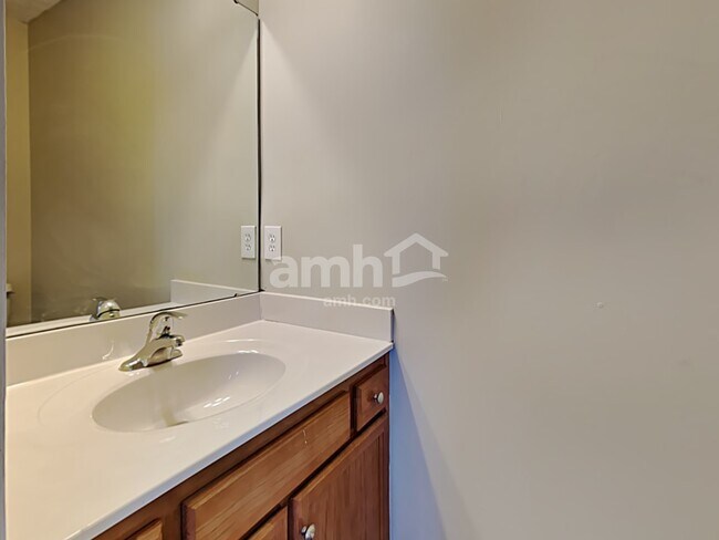 Building Photo - 265 Red Cedar Ct