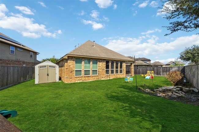 Building Photo - 931 Abelia Ave