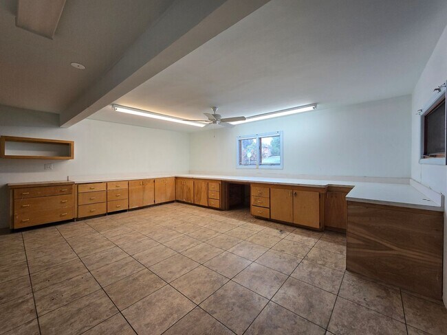 Building Photo - 295 Lomita St