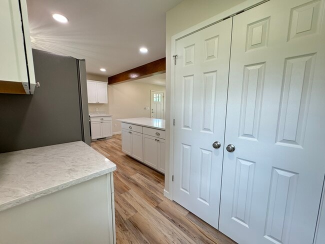 Building Photo - 1442 E Broadway St