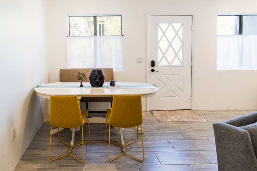 Building Photo - 350 Panorama Blvd