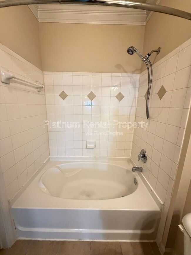 Building Photo - 1850 Cotillion Dr