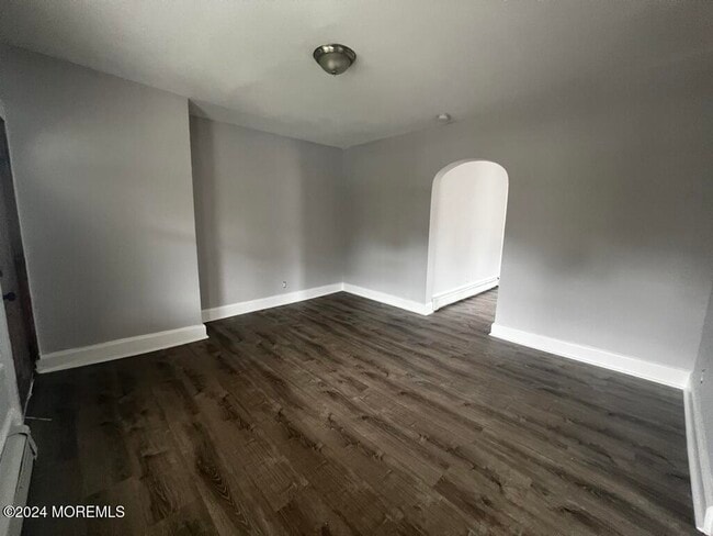 Building Photo - 615 2nd Ave