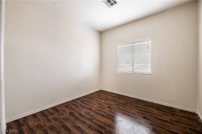 Building Photo - 824 Clear Diamond Ave
