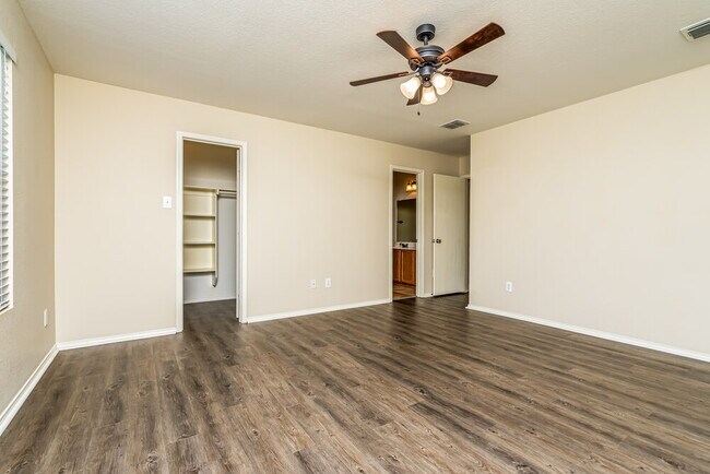 Building Photo - 1118 Antoinette Dr