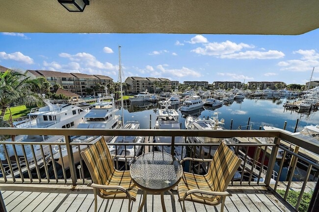 Building Photo - 2601 Marina Isle Way