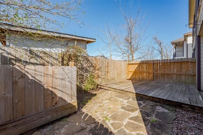 Building Photo - 4307 Hershe St