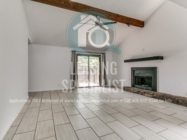 Building Photo - 2 Bed 2 Bath Garden Home in SW OKC's The R...