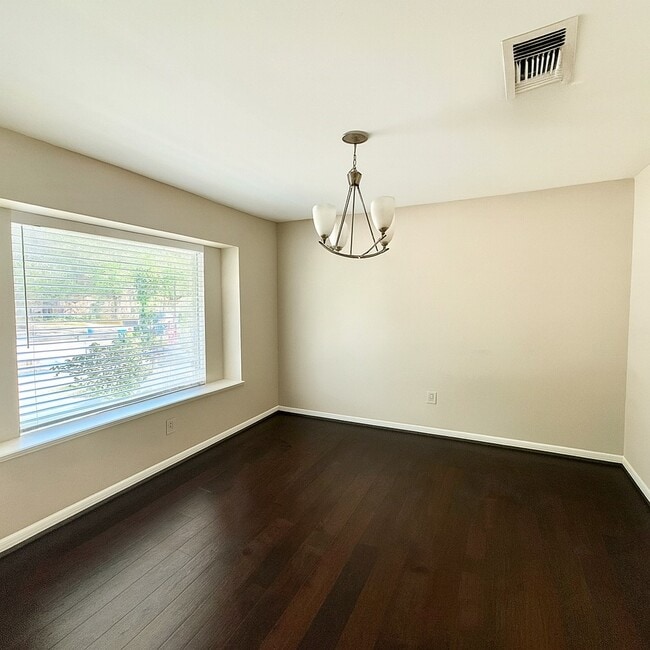 Building Photo - 5807 Silver Frst Dr