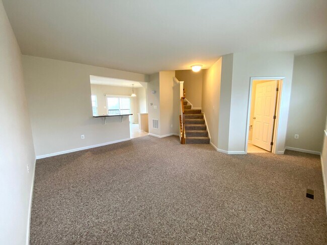 Building Photo - JUST REDUCED!!!!  3 Bedroom Townhome in Waynesboro!