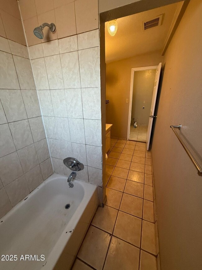 Building Photo - 2484 N Sulphur Springs St