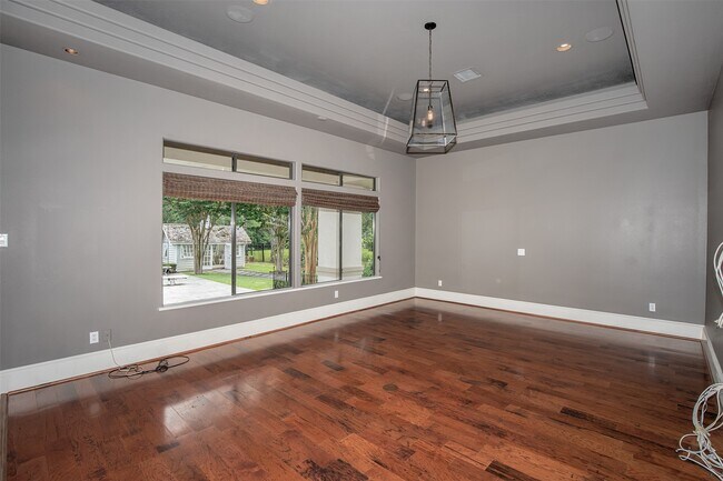 Building Photo - 611 Park Ln