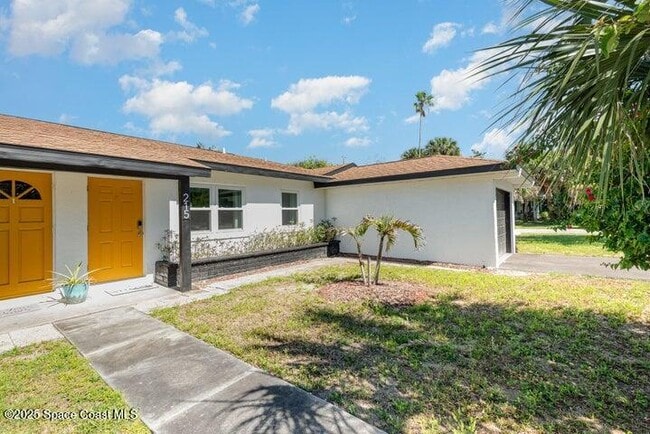 Building Photo - 215 N Riverside Dr
