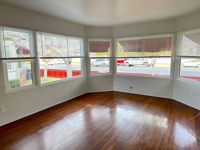 Building Photo - 4760-62-4762 College Ave