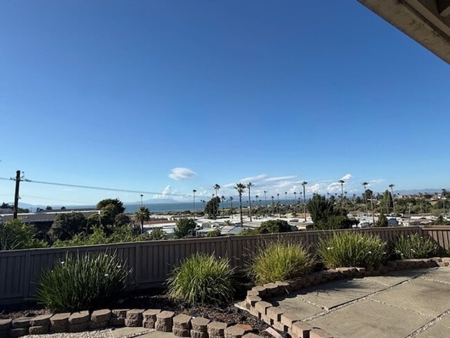 Building Photo - Remodeled 3 Bedroom Home with Bay Views + Stunning Backyard Patio