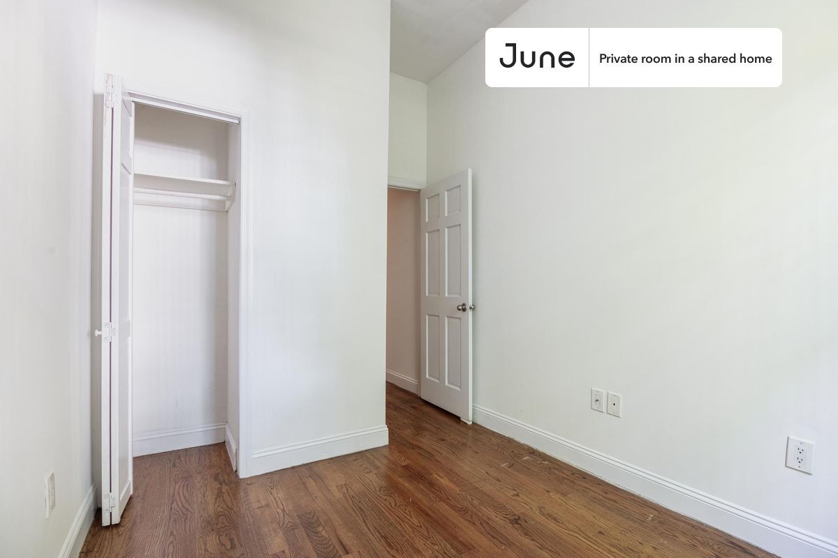 Building Photo - Room in Shared 4 bed/1 bath home