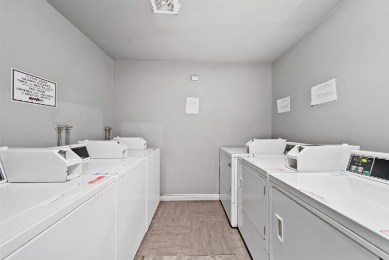 Building Photo - 511 S Park View St