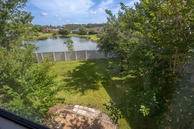 Building Photo - 313 Scrub Jay Dr