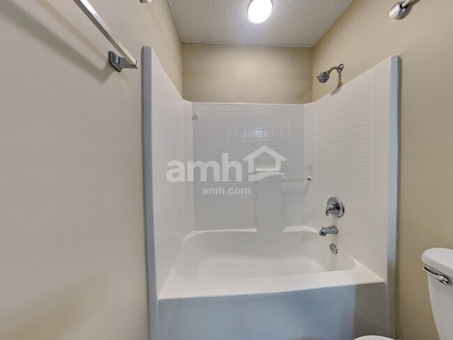 Building Photo - 2030 Clipstone Dr