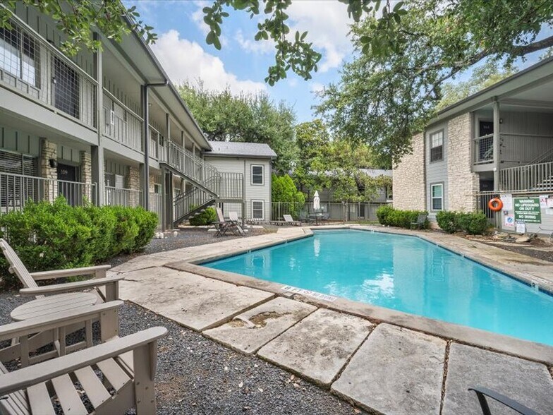 Pool - 2303 East Side Dr
