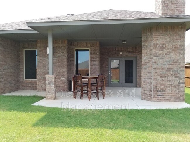 Building Photo - 1433 Kelley Pointe Pkwy
