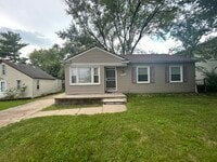 Building Photo - 15755 Woodbine Ave