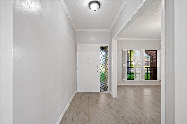 Building Photo - 15218 La Paloma Dr