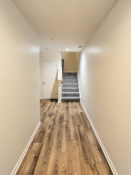 Building Photo - 7123 Silverleaf Oak Rd