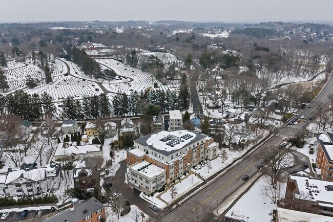 Building Photo - 321 Hammond Pond Pkwy